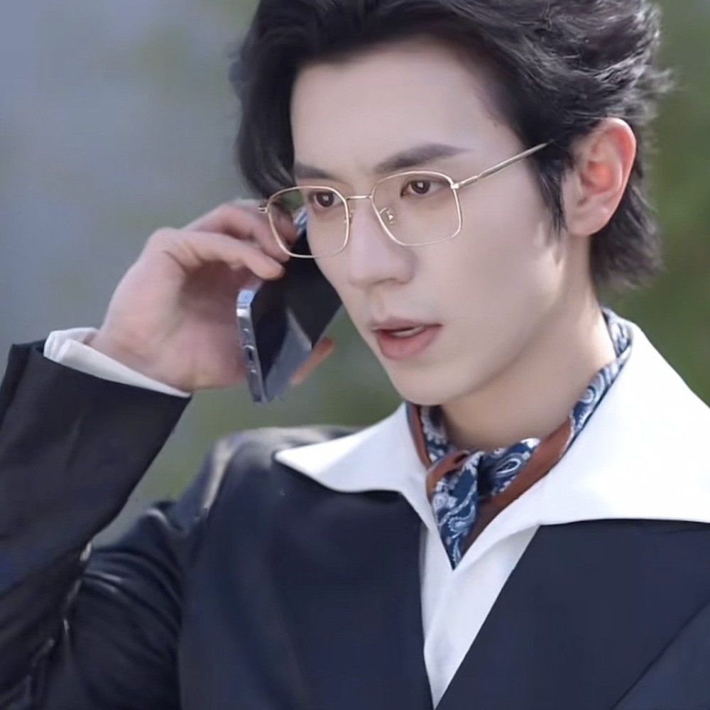 ผ้าพันคอทรงสี่เหลี่ยมสำหรับผู้ - Men Formal Wear With Scarf บทวิจารณ์และราคา